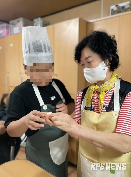 안성시 추석 맞이, 다문화 아동과 함께하는 송편 만들기 체험