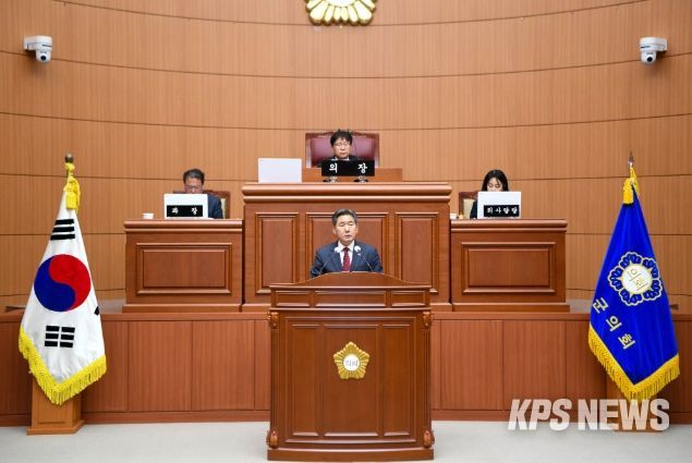 서흥원 양구군수는 25일 양구군의회 본회의장에서 열린 제313회 양구군의회 제2차 정례회 시정연설에서 2026년도 군정 운영 방향을 제시했다.