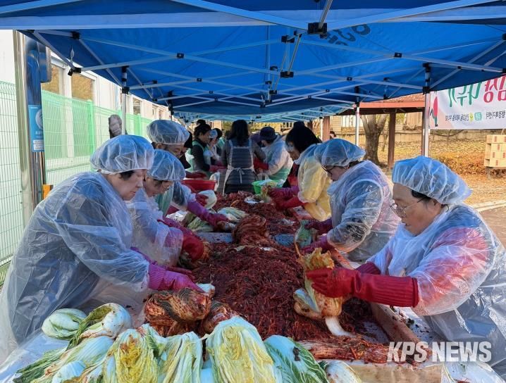 사랑 한 포기 정성 한가득, 안성시 안성3동 새마을회 김장 나눔 펼쳐..