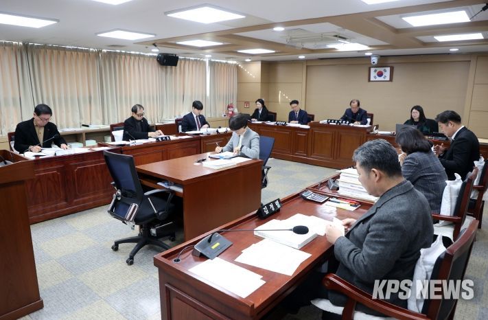 수원특례시의회 도시미래위원회, 조례안 등 안건심사