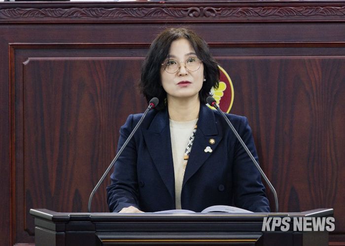 화성특례시의회 배현경 의원이 제249회 임시회 제1차 본회의에서 5분 자유발언을 하고 있다.